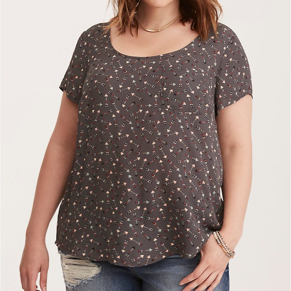 TORRID ABBEY - ARROW GEORGETTE BUTTON BACK BLOUSE